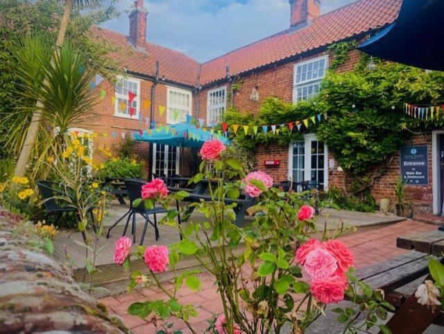 Sutton Staithe Hotel Exterior photo